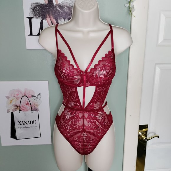 One Piece Floral Lace Lingerie - Picture 3 of 8